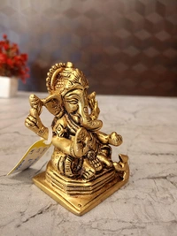 Brass Ganesha Statue / Best For Pooja Room And Offices , Antique And handicraft idols