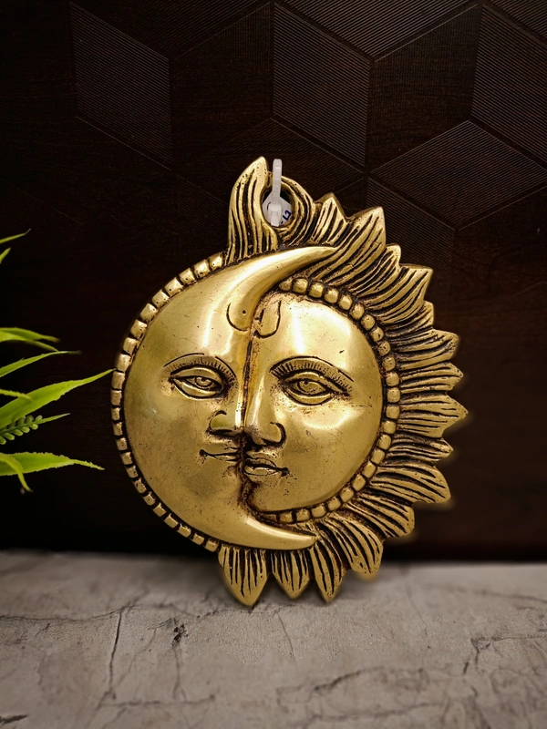 DecorsOne Brass Half Sun And Moon Face Wall Mount 6.5"