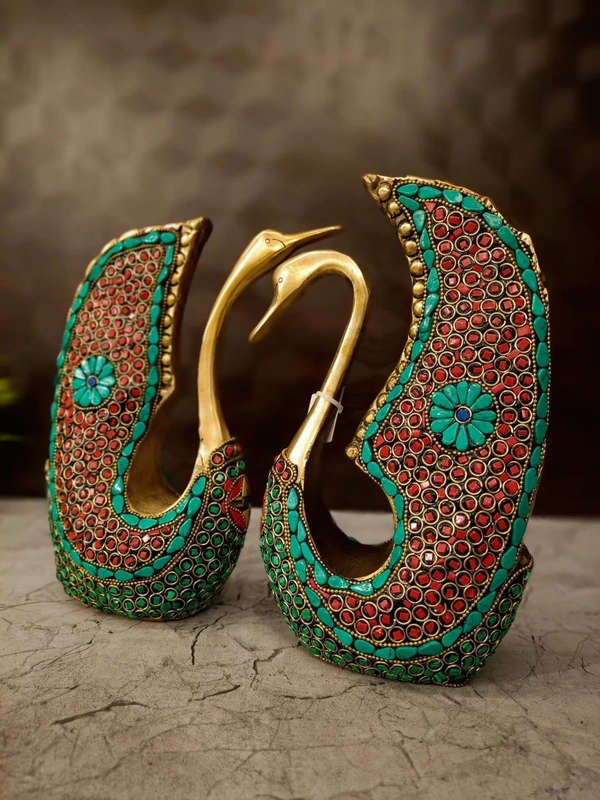 DecorsOne Brass Swan Stone Pair 9.5''