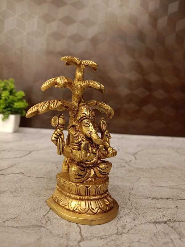 DecorsOne Brass Ganesha Sitting Under The Tree 5.5”