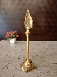 DecorsOne Brass Vel With Red Stone 8.5"