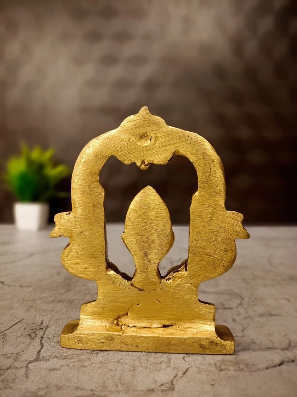 DecorsOne Brass Peacock With Arch Vel 4.5"