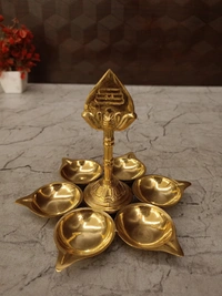 DecorsOne Brass Vell With Sex Diyas 5"
