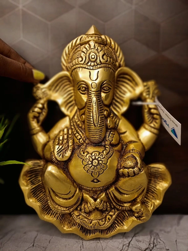 DecorsOne Brass Ganesha Wall Mount 9.5"