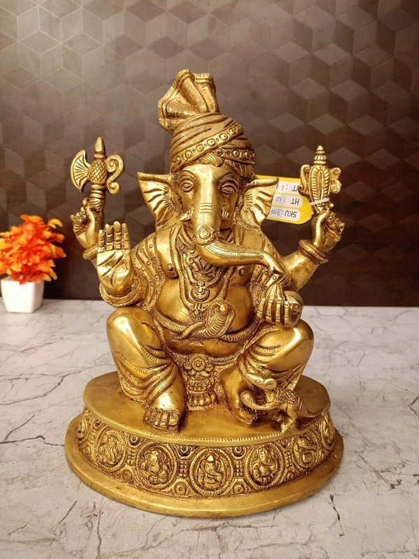 DecorsOne Brass Pagadi Ganesha Idol 12.5"