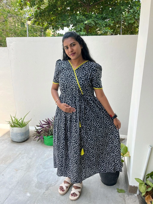 Black-cotton Feeding Kurti - Black, L