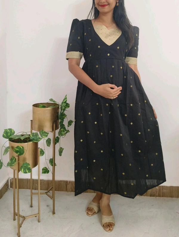 Black-Silk Feeding Wear - M