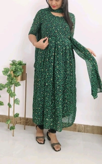 Green- Feeding Kurti With Shawl - San Felix, XL