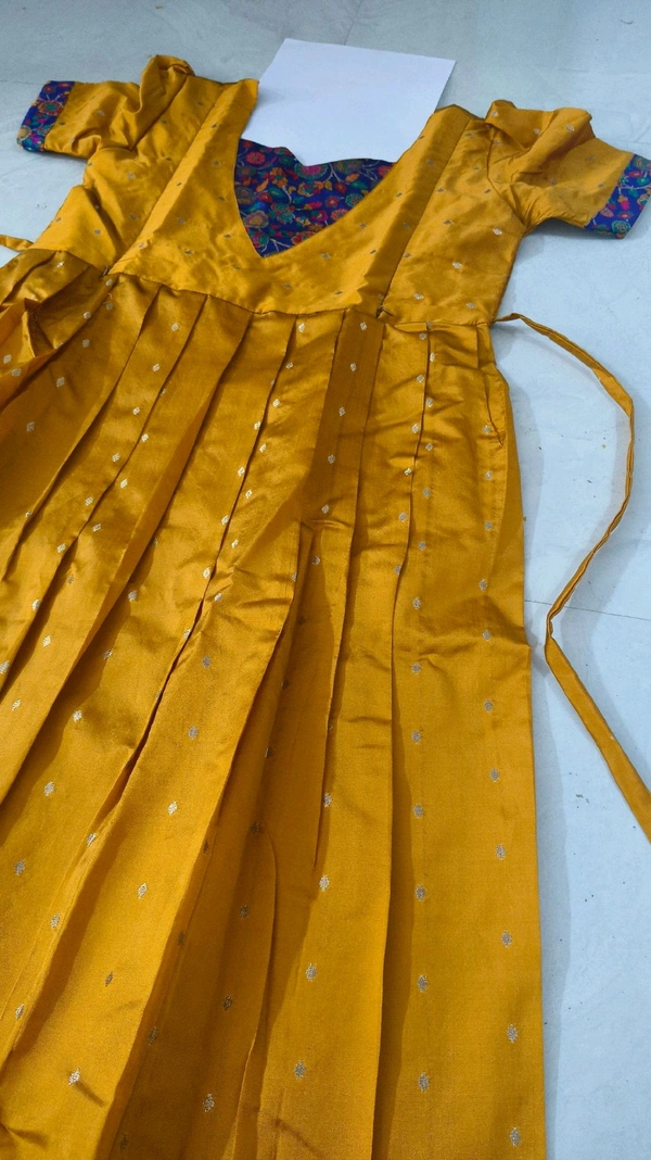 Silk Feeding Wear - L