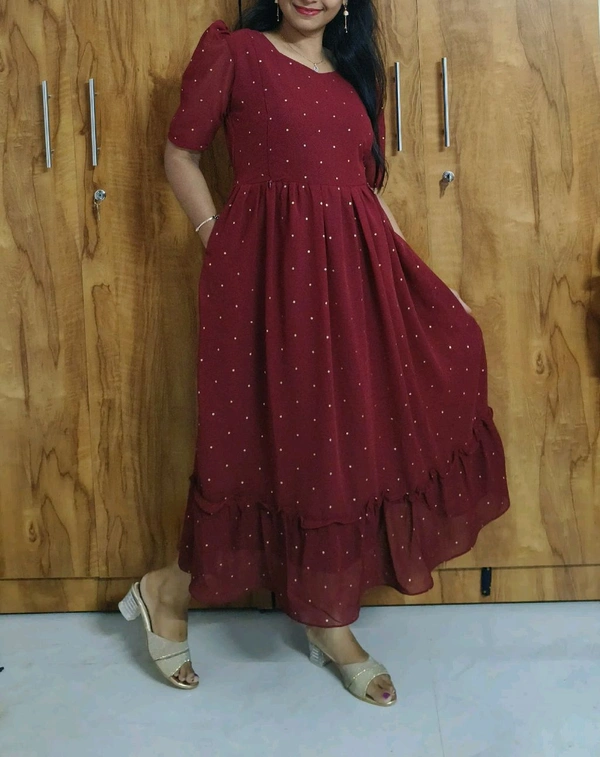 Maroon Dot-Georgette feeding maxi - M