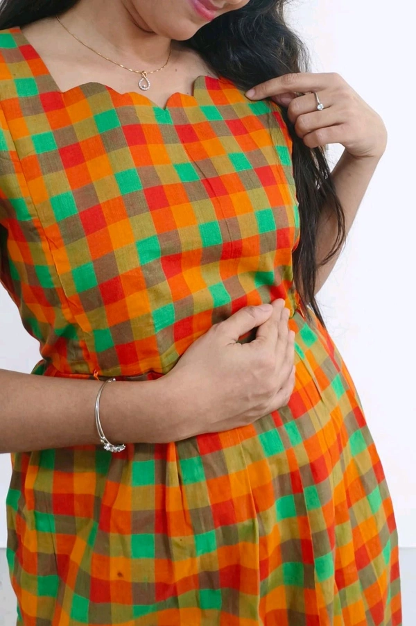 Chex Cotton Feeding Kurti - M