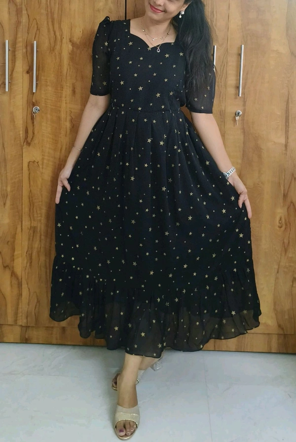 Black Star -Georgette Feeding Maxi - XXL