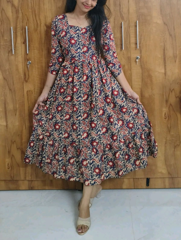 Cotton Feeding Kurti - L