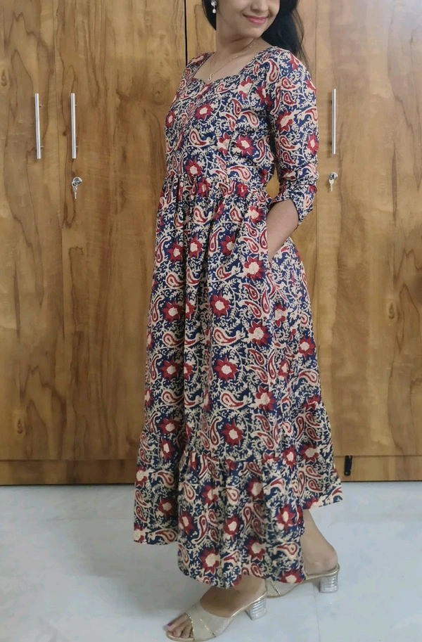 Cotton Feeding Kurti - L