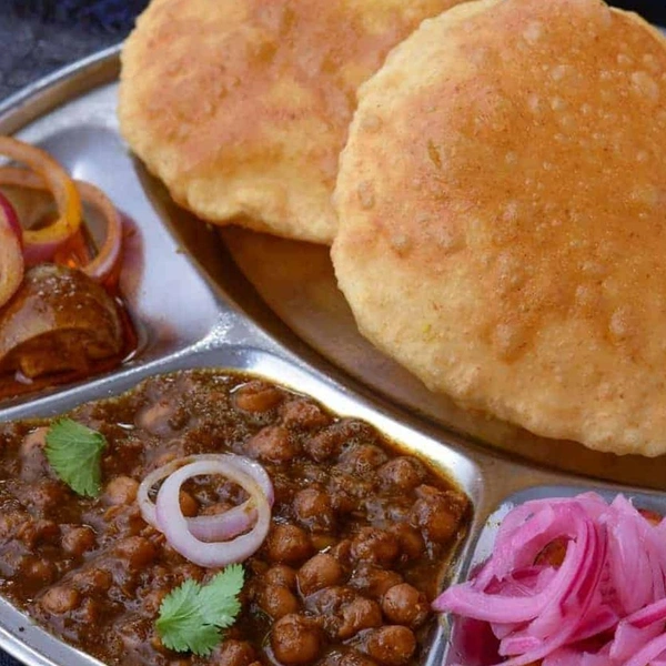 Amritsari Chola Puri (Set Of 4) - Morning Breakfast (9am To 11am)