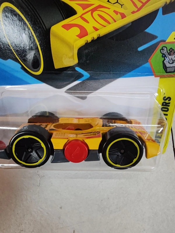 HOTWHEELS Hot Wheels 1:64 Scale | FLIPPIN FAST | Experimotors | Yellow & Gray | 2/10 | 117/250