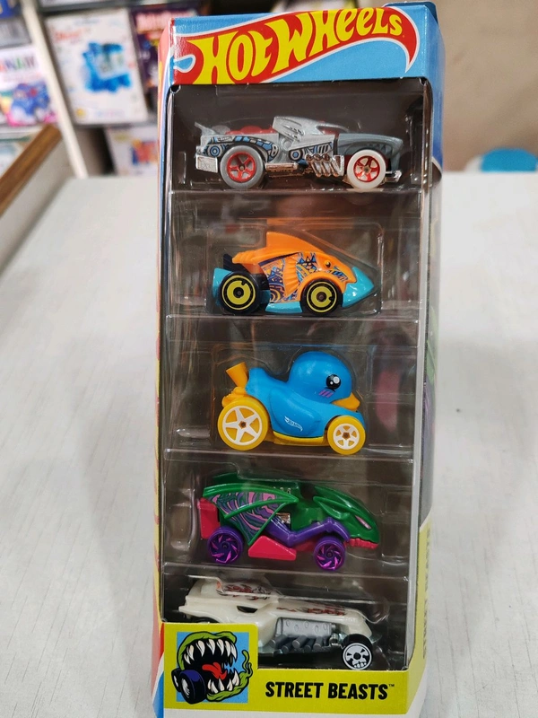 Hot Wheels STREET EASTS Pack of 5 ( DUCK N' ROLL | HOTWEILER™ | VAMPYRA™ | RATICAL RACER | PIRANHA TERROR™ )