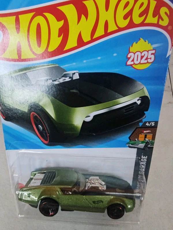 HOTWHEELS Hot Wheels 1:64 Scale | SLIDE-BURN | HW Dream Garage | Olive Green | 4/5 | 108/250