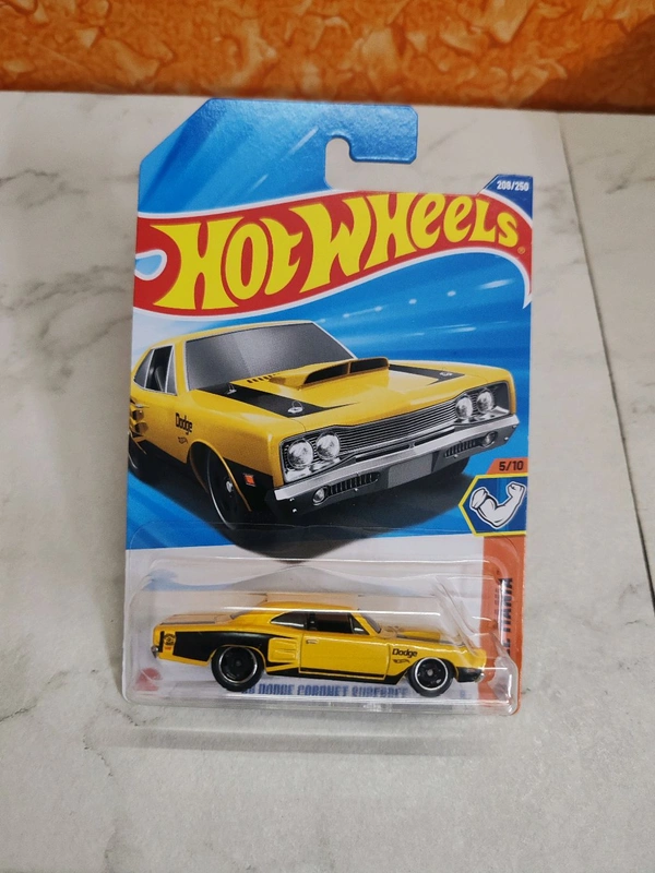 Hot Wheels 1:64 Scale | 69 DODGE CORONET SUPERBEE | Muscle Mania | yellow | 5/10 | 208/250