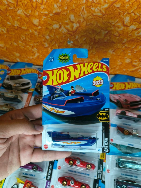 Hot Wheels 1:64 Scale | 1966 BAT BOAT | Batman | Blue | Case M | 232/250