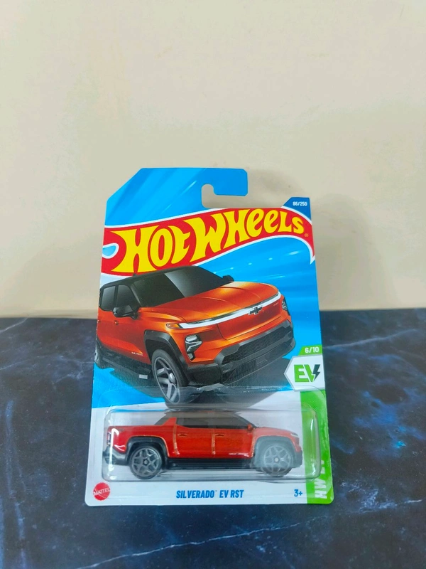 SILVERADO EV RST | HW EV | Orange| 6/10 | 86/250