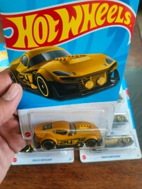 Hot Wheels MUSCLE AND BLOWN | Metalflake Gold |