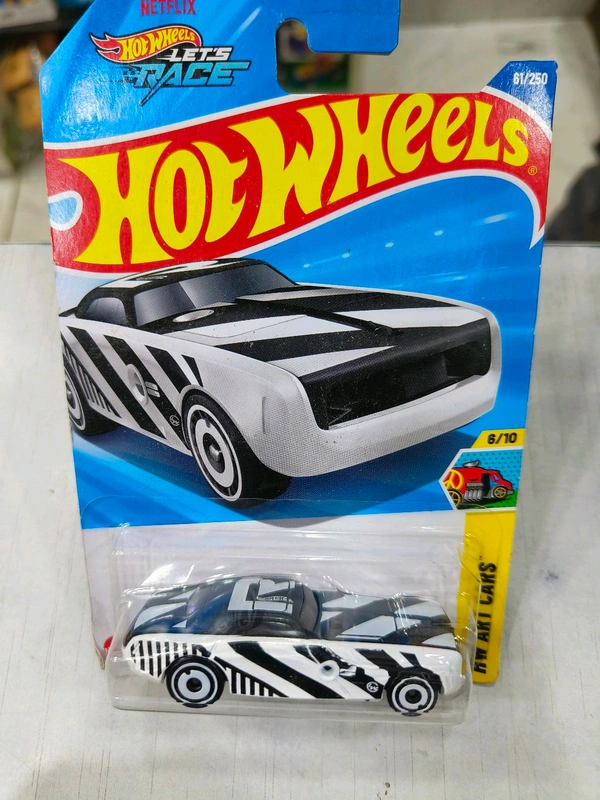 Hot Wheels HI-ROLLER II | HW ART CARS |WHITE/BLACK| IMPORTED |61/250