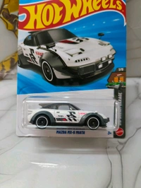 Hot Wheels Mazda MX-5 Miata | HW Dream Garage | White | IMPORTED | 1/250