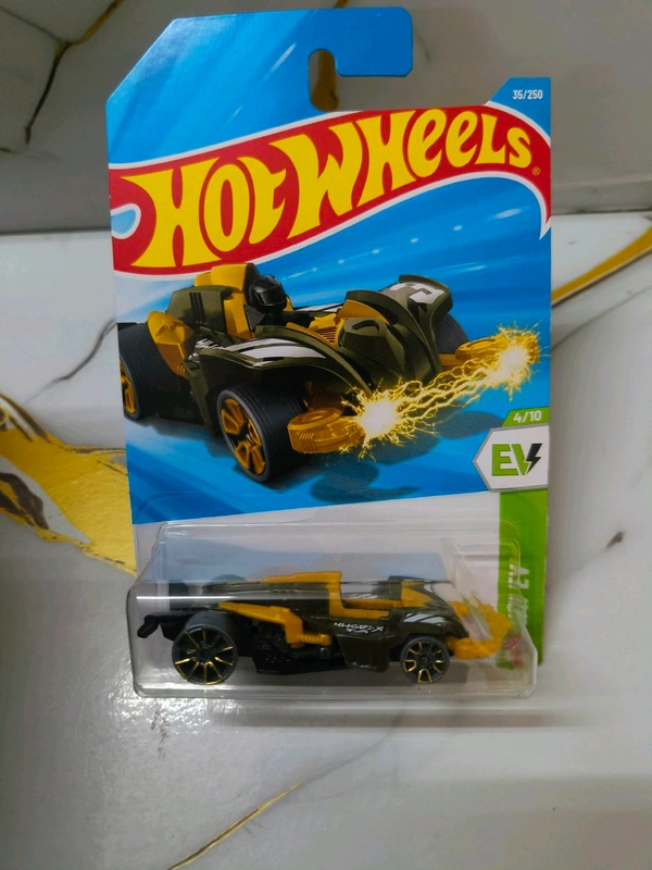 Hot Wheels Wattzup | HW EV | Gold | 35/250