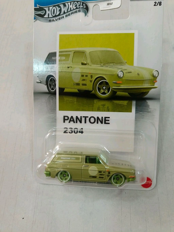 Hot Wheels SILVER SERIES | '69 VOLKSWAGEN SQUAREBACK |PANTONE 2304 | JKY47 | 2/6