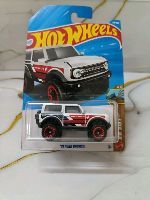 Hot Wheels 21 FORD BRONCO | HW Dirt | White | 213/250