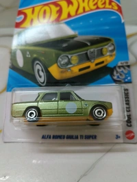 Hot Wheels ALFA ROMEO GIULIA TI SUPER | Cool Classics | Metalflake Green | 218/250