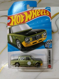 Hot Wheels ALFA ROMEO GIULIA TI SUPER | Cool Classics | Metalflake Green | 218/250