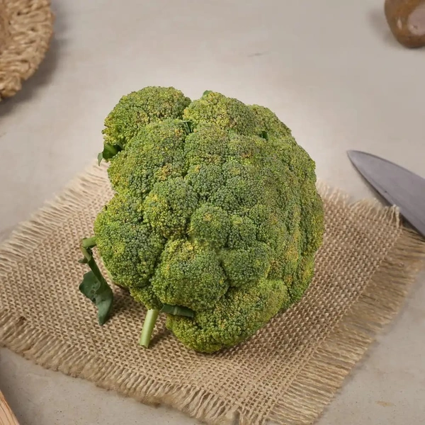 Broccoli ब्रोकोली