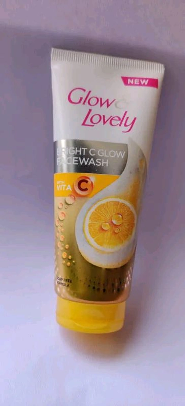 Glow & Lovely Ubtan Facewash 50g