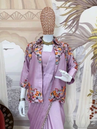 INDO-WESTERN DRAPE SAREE….*
*🥻WE ARE LAUNCHING NEW SUPERHIT TRENDING INDO-WESTERN READY TO WEAR SAREE WITH FULLY EMBROIDERED KOTI ON RANGOLI SILK FABRIC WITH STITCH BLOUSE