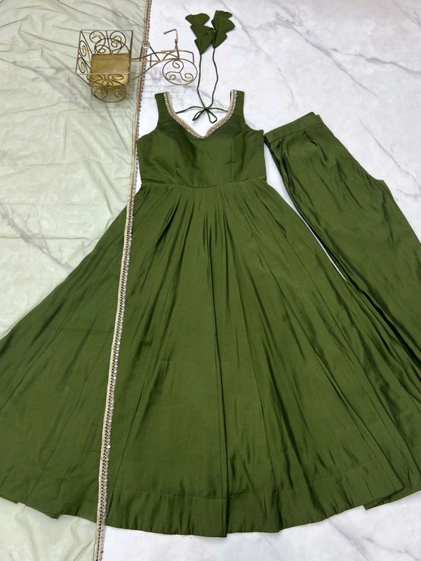 Upcoming Festivities And Weddings Which Provides You More Comfort And Style*
*Pure Romansilk Chanderi Fabric Fully Flair - Xl-42