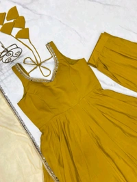 *This colourfull & fresh Haldi Mehendi Special - Xl