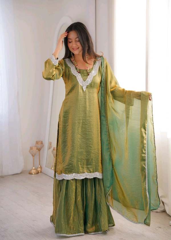 Presented For This Eid 🌙 Our New Sarara Pair With Real Modling*
