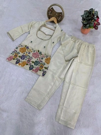 🌷Ethnic Women Co-Ord Collection🌷
Premium Ivory Bustier with Co-Ord – Shimmer Set 💫 - M-38