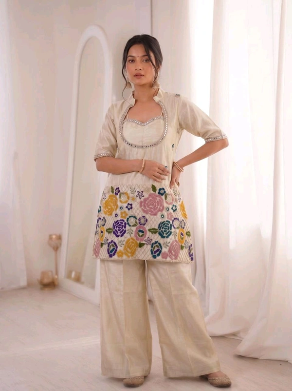 🌷Ethnic Women Co-Ord Collection🌷
Premium Ivory Bustier with Co-Ord – Shimmer Set 💫 - L-40