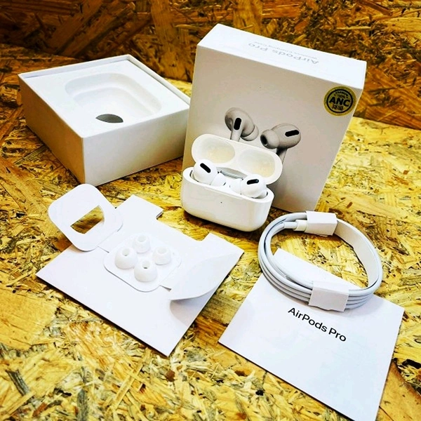 AirPods Pro (2nd generation) with Spatial Audio Bluetooth Gaming Headset (White, True Wireless)