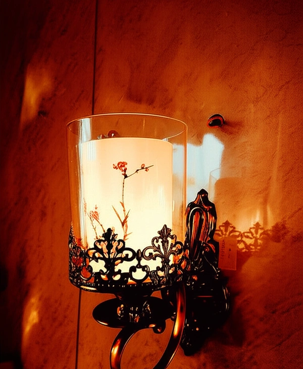 White Glass Mounted Wall Lamp With Bulb - Woodland