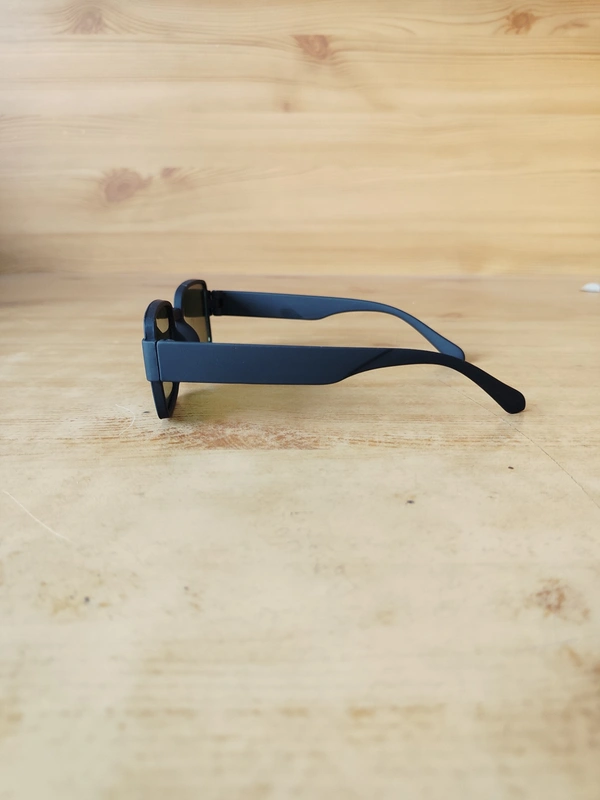 MENS BLACK RUBBER FRAME SIDE LOGO PRINTED DC SQUARE SUNGLASSES - FREE, 12