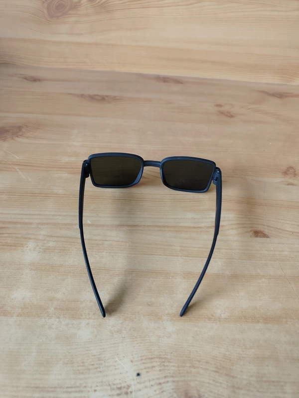 MENS BLACK RUBBER FRAME SIDE LOGO PRINTED DC SQUARE SUNGLASSES - FREE, 12