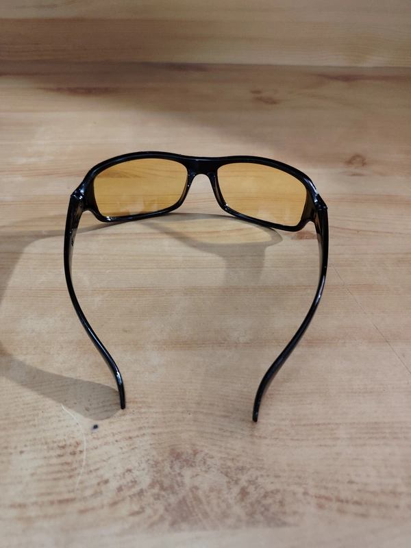 MENS MATT FRAME YELLOW NIGHT DRIVE SUNGLASSES - FREE, 12