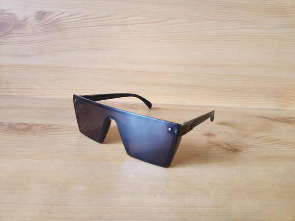 KIDS NEW DESIGN STYLISH PLASTIC MIX COLOR FRAME SUNGLASS - FREE, 12