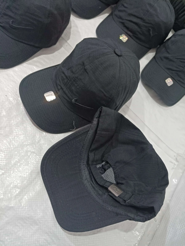 Mens Embrodary Parashute  Material Cap  Color - Black Color Pack  Fitting - Steel Buckle - 120