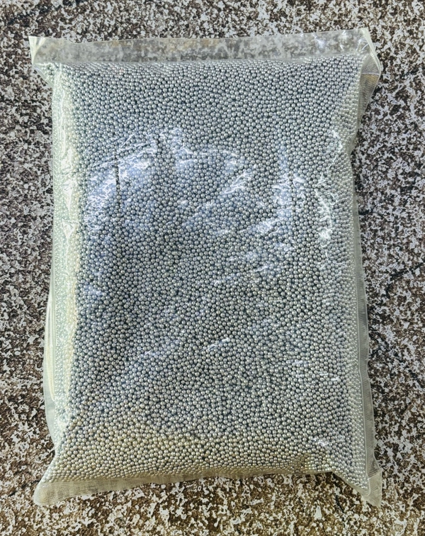 Silver Sprinkle Balls - Small 1 Kg Pack