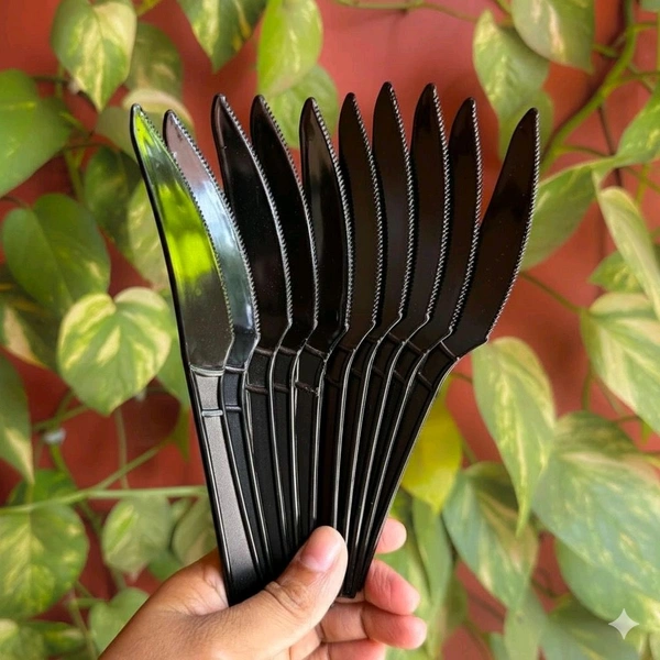 Black Plastic Knife - 100 Pcs Pack